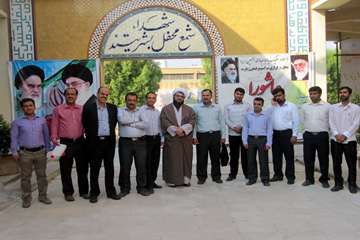زيارت قبور شهدا در استان بوشهر