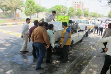 جمع‌آوری دست‌فروشان میگو در بوشهر