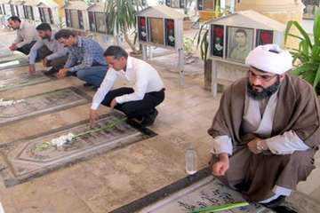 زیارت قبور شهدا به مناسبت هفته دولت/ بوشهر