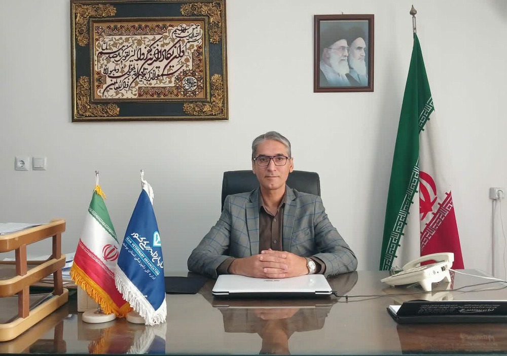 امین کریمی (17 سال سابقه کاری)